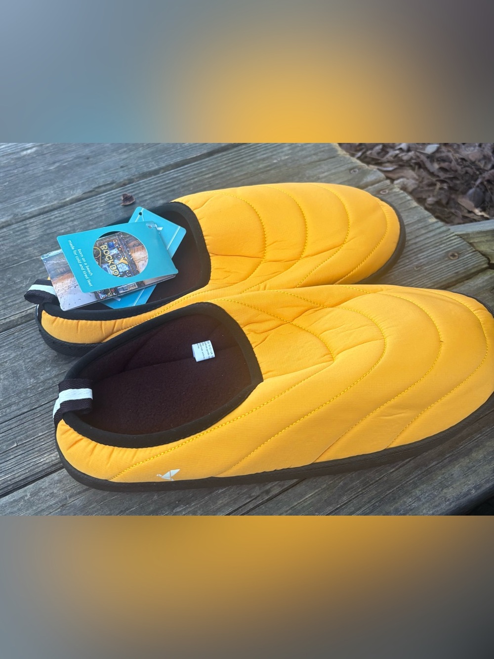 RockDove Men’s Trail-Therm Quilted Camp Slipper Yellow & Black Size L (11-12)